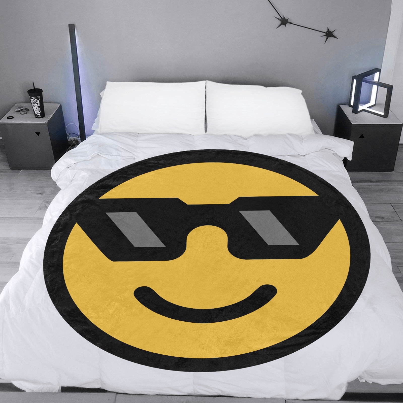 Emote Large Round Blanket